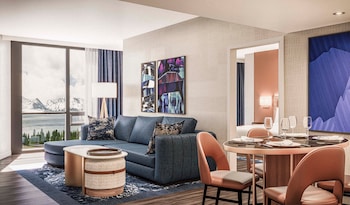 Remus Junior Suite 1 King (Newly Renovated)