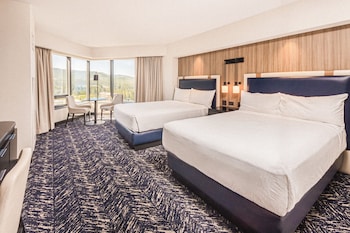 Romulus View Room, 2 Queens