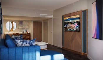 Remus Suite 1 King (Newly Renovated)
