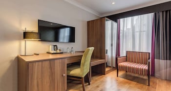 Executive Room, 1 Queen Bed, Non Smoking