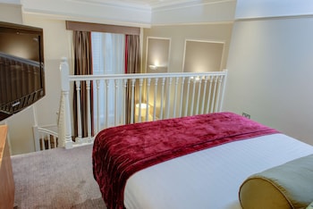 Suite, 1 Queen Bed, Non Smoking (with Sofabed)
