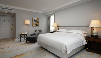 Deluxe Room, City View