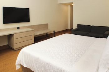 Standard Room, 1 King Bed, Accessible