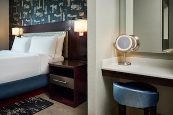 Junior Suite, 1 King Bed, Jetted Tub (Bridal Suite)