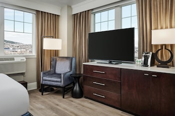 Room, 1 Double Bed (Roll-In Shower)