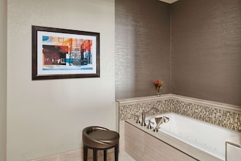 Junior Suite, 1 King Bed, Jetted Tub (Bridal Suite)