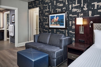 Suite, 2 Bedrooms, Accessible, Bathtub