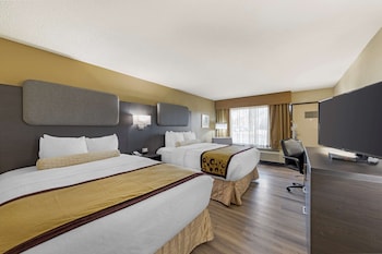 Standard Room, 2 Queen Beds, Non Smoking, Refrigerator & Microwave, Exterior Access