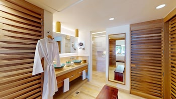 Junior Suite, 1 King Bed