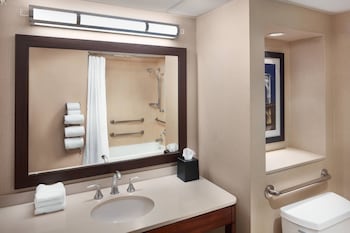 Traditional Room, 2 Double Beds (Mobility Accessible, Tub)
