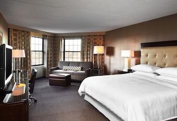 Deluxe Room, 1 King Bed