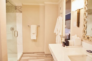Suite, 1 King Bed, Terrace