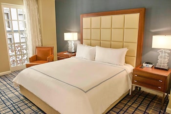 Deluxe Room, 1 King Bed