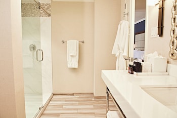 Suite, 1 King Bed, Terrace