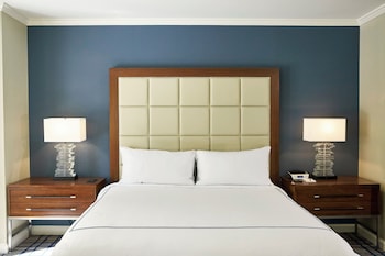 Suite, 1 King Bed, Terrace
