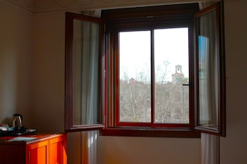 Classic Double or Twin Room, City View