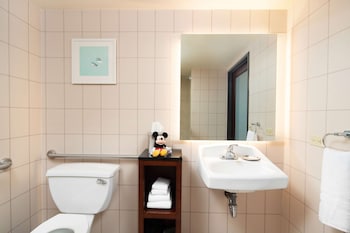Standard Room, 1 King Bed, Accessible, Refrigerator & Microwave