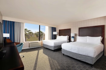 Deluxe Room, 2 Queen Beds, Refrigerator & Microwave, Park View