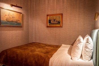 Captain's Standard Single Room