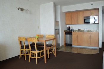 Studio Suite, 2 Double Beds, Kitchenette