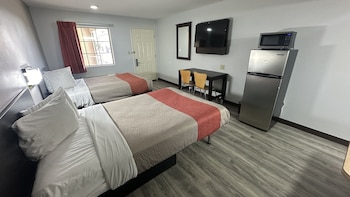 Standard Room, 2 Double Beds, Non Smoking, Kitchenette