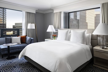 Premier Room, 1 King Bed, City View
