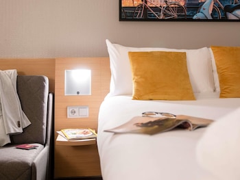 Deluxe Room, 1 Double Bed, Garden View