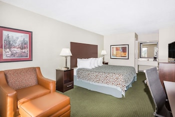 Standard Room, 1 King Bed, Smoking