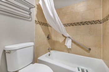 Standard Room, 1 King Bed, Non Smoking, Refrigerator & Microwave (Deluxe)