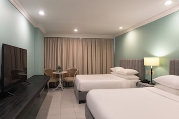 Room, 2 Queen Beds, Non Smoking (Upgrade)