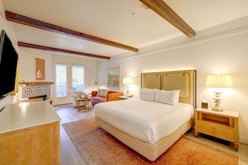 Room, 1 King Bed, Accessible Bathtub (Hearing & Mobility)