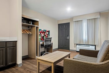 Suite, 1 King Bed, Non Smoking