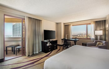 Room, 1 King Bed, Balcony