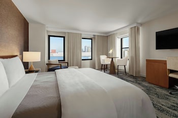 Executive Room, 1 King Bed, Corner