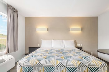 Standard Room, 1 King Bed, Non Smoking