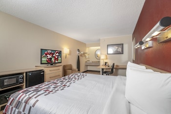 Superior Room, 1 King Bed, Accessible (Smoke Free)