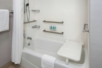 Room, 2 Queen Beds (Mobility Accessible, Tub)