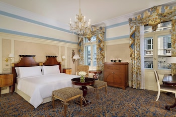 Deluxe Room, 1 King Bed