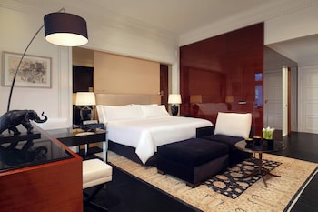 Grand Room, 1 King Bed