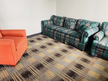Suite, 1 King Bed, Non Smoking, Kitchenette