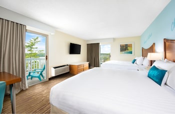 Deluxe Room, Multiple Beds, Lake View