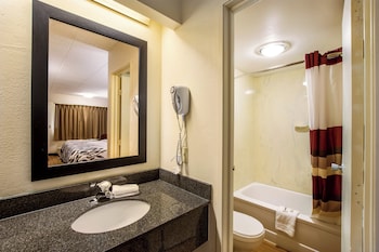 Deluxe Room, 1 King Bed, Non Smoking