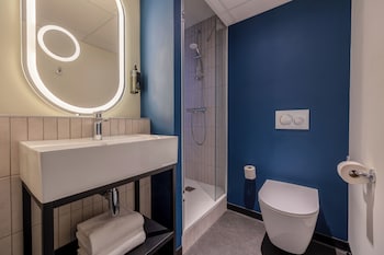 Room, Multiple Beds