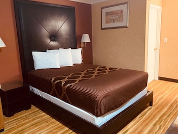 Standard Room, 1 Queen Bed