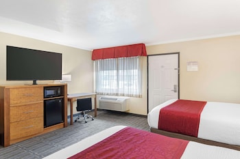 Standard Room, 2 Queen Beds, Non Smoking, Refrigerator & Microwave