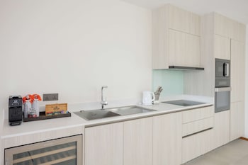 2Bedroom Pool Suite Beach Front