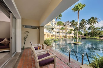Laguna Pool Access Twin Room