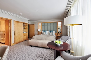 Deluxe Room, 1 King Bed