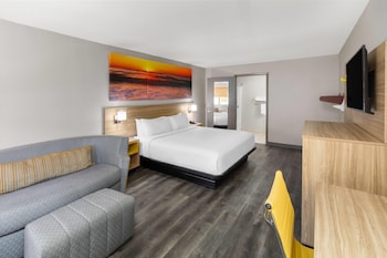 Room, 1 King Bed, Accessible, Non Smoking (Mobility, Tub w/Grab Bars)