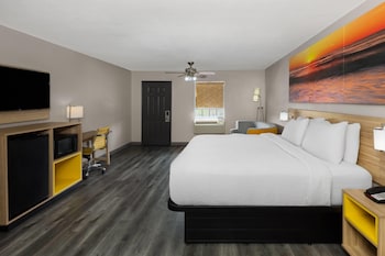 Studio Suite, 1 King Bed, Non Smoking